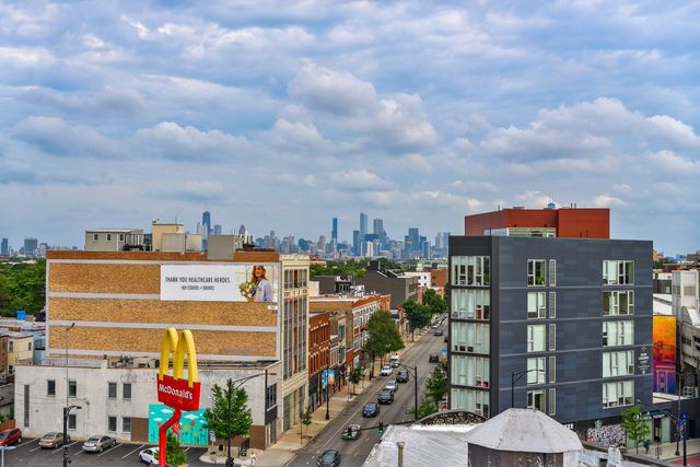 1964 N Milwaukee Avenue 401, Chicago, IL 60647
