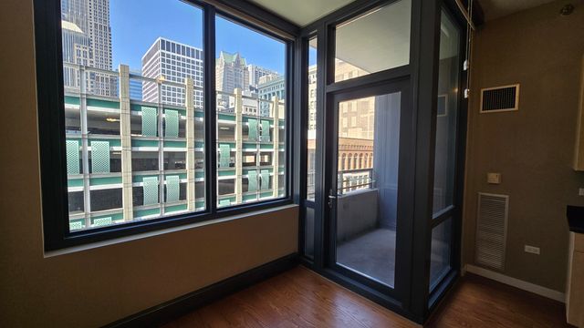 235 W Van Buren Street 1417, Chicago, IL 60607