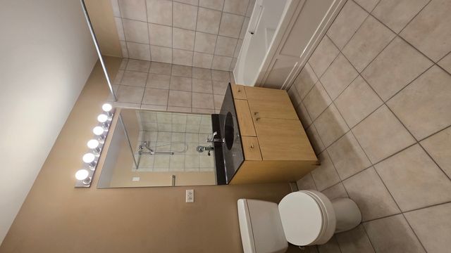235 W Van Buren Street 1417, Chicago, IL 60607