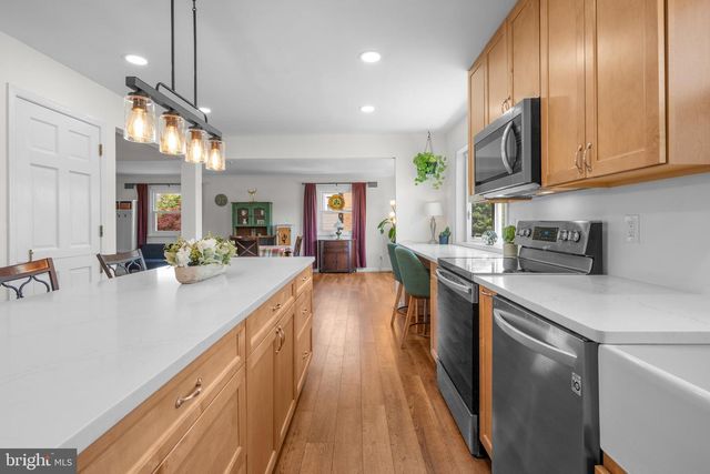 3146 CLUB DR, Allentown, PA 18103