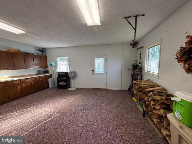 3146 CLUB DR, Allentown, PA 18103