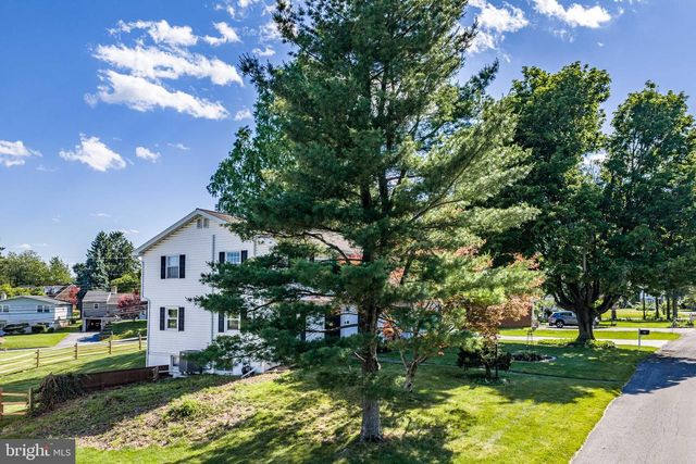 3146 CLUB DR, Allentown, PA 18103