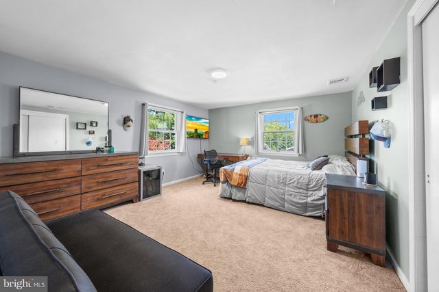 3146 CLUB DR, Allentown, PA 18103