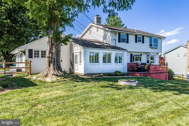 3146 CLUB DR, Allentown, PA 18103