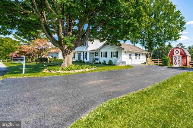 3146 CLUB DR, Allentown, PA 18103