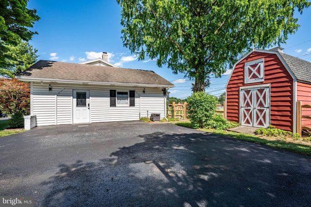 3146 CLUB DR, Allentown, PA 18103