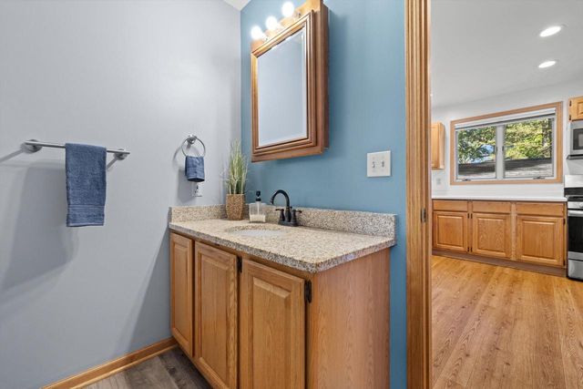 709 Manor DRIVE, Twin Lakes, WI 53181