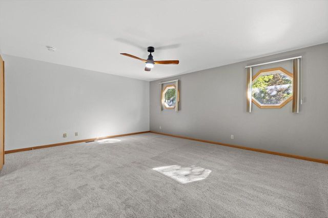 709 Manor DRIVE, Twin Lakes, WI 53181