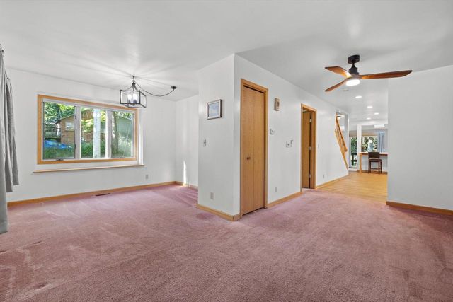 709 Manor DRIVE, Twin Lakes, WI 53181