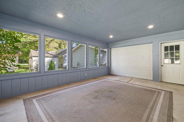 709 Manor DRIVE, Twin Lakes, WI 53181