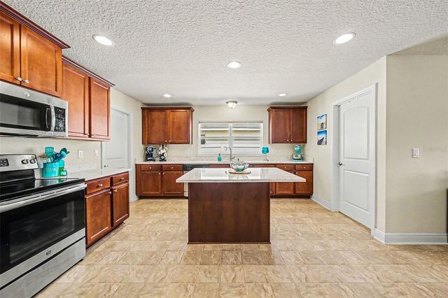 503 W LEAH COURT, Fruitland Park, FL 34731