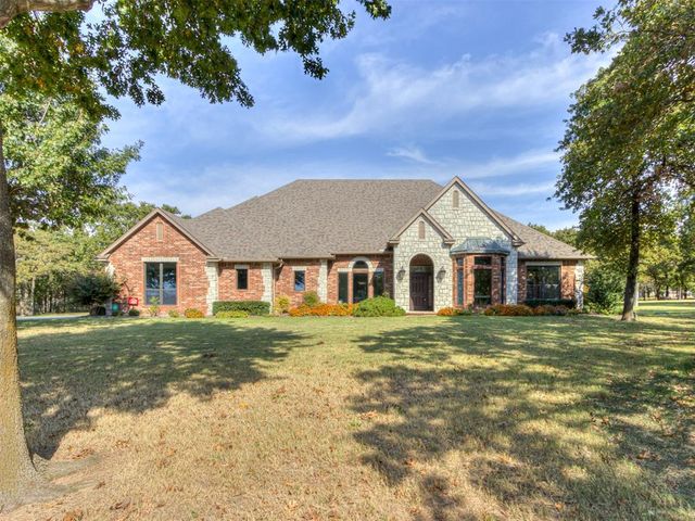 16401 Roserock Circle, Choctaw, OK 73020