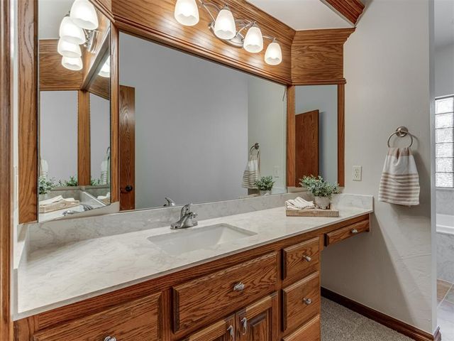 16401 Roserock Circle, Choctaw, OK 73020