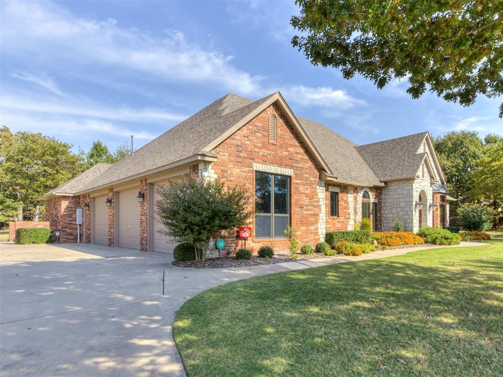 16401 Roserock Circle, Choctaw, OK 73020