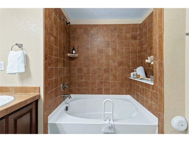 10052 W Ute Pl 102, Littleton, CO 80127