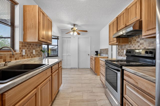 456 SW Kestor Drive, Port St. Lucie, Port St Lucie, FL 34953