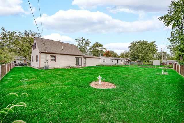 637 Old Forge Road, Valparaiso, IN 46385