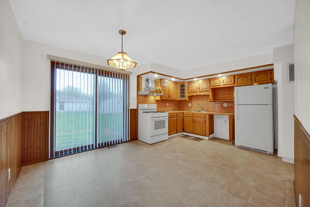 637 Old Forge Road, Valparaiso, IN 46385