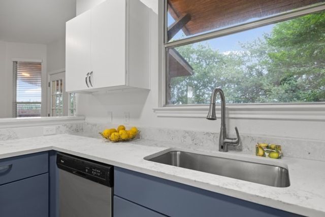 3917 Canyon Glen Cir SE, Austin, TX 78732