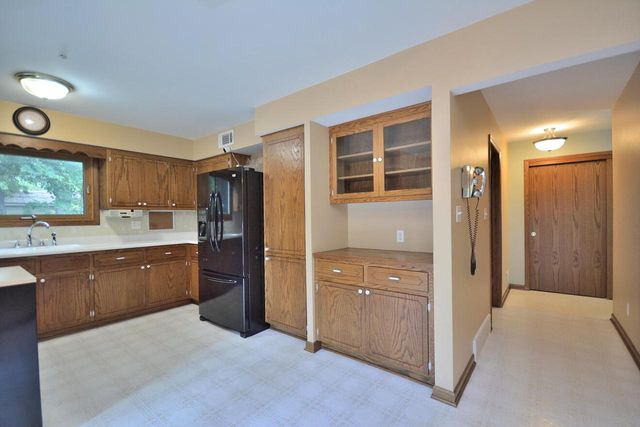 5222 S 20th STREET, Milwaukee, WI 53221