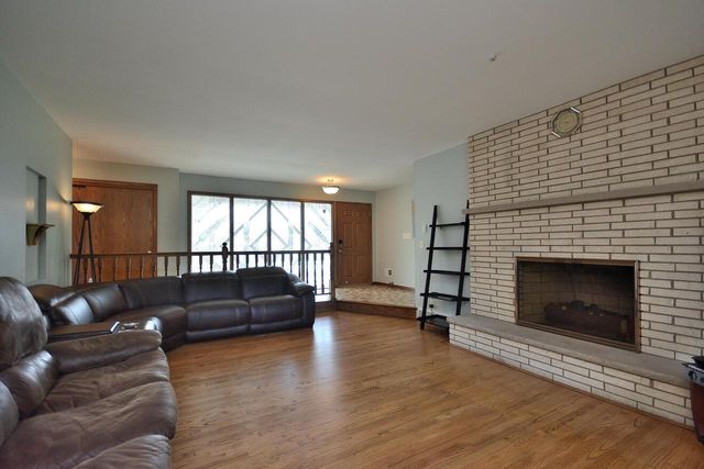 5222 S 20th STREET, Milwaukee, WI 53221