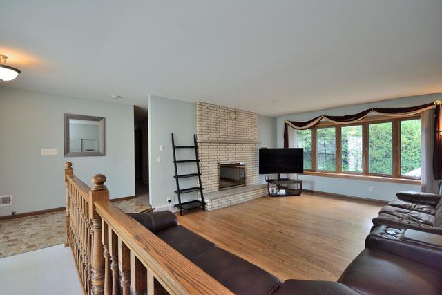 5222 S 20th STREET, Milwaukee, WI 53221