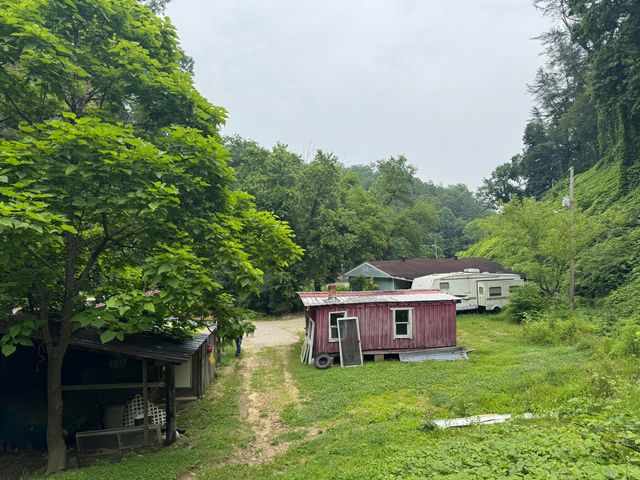 181 Ma and Pa Road, Jackson, KY 41339