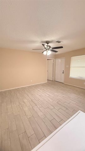 5034 Reno Drive, Pasadena, TX 77505