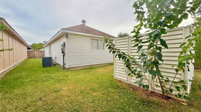 5034 Reno Drive, Pasadena, TX 77505