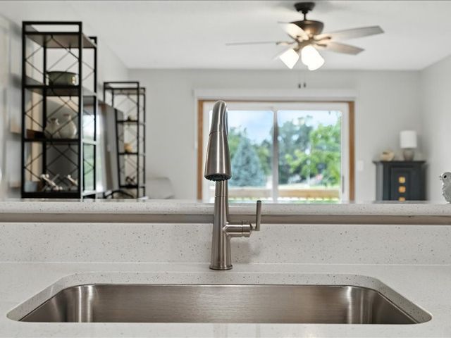 730 S Market Street 24, Solon, IA 52333