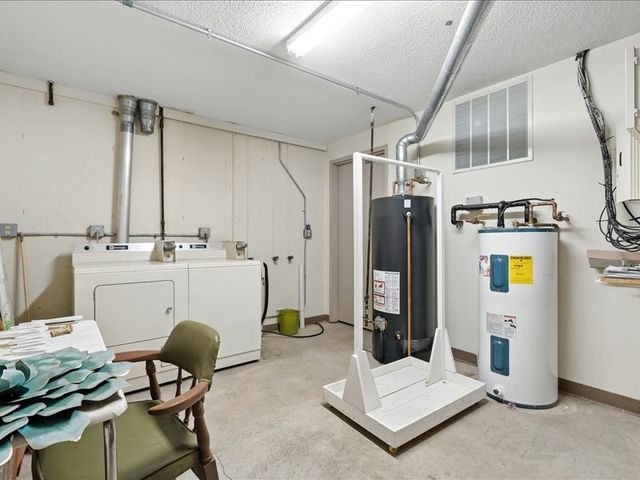 730 S Market Street 24, Solon, IA 52333