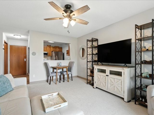 730 S Market Street 24, Solon, IA 52333