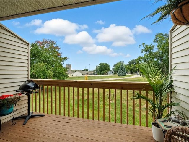 730 S Market Street 24, Solon, IA 52333