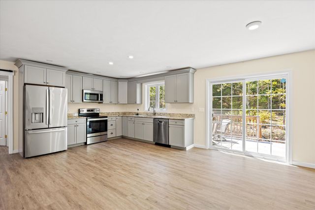 17 Minott Road, Hillsborough, NH 03244