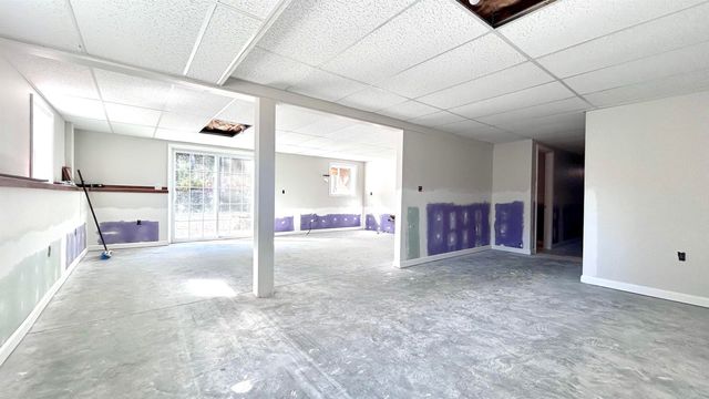 17 Minott Road, Hillsborough, NH 03244