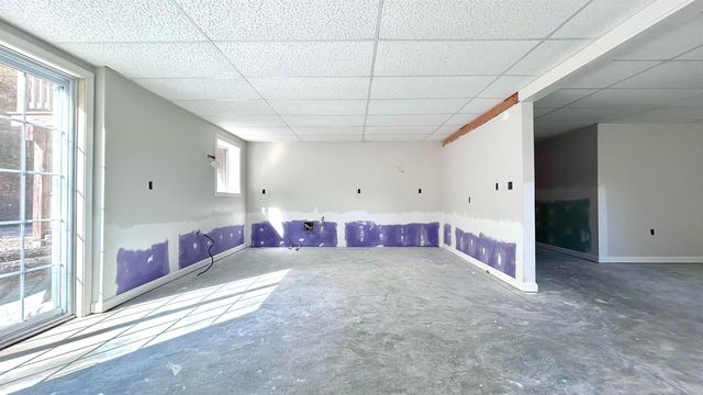 17 Minott Road, Hillsborough, NH 03244