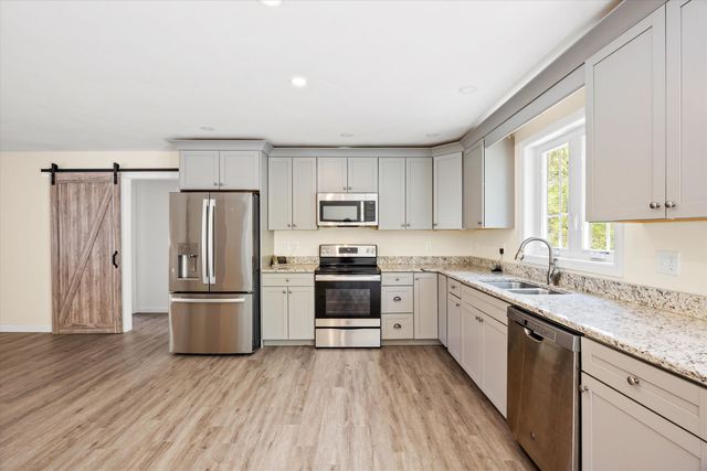 17 Minott Road, Hillsborough, NH 03244