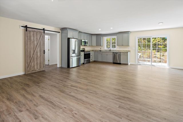 17 Minott Road, Hillsborough, NH 03244