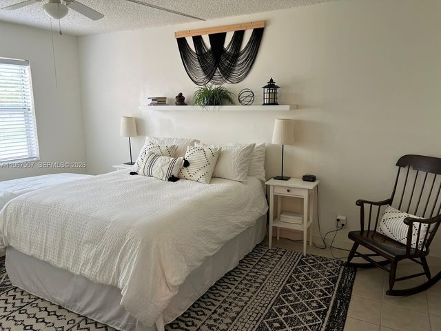 9581 Sunrise Lakes Blvd 208, Sunrise, FL 33322