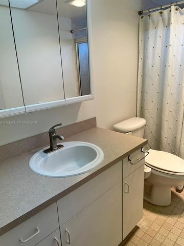 9581 Sunrise Lakes Blvd 208, Sunrise, FL 33322