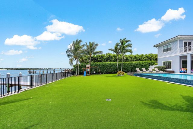 2100 Notre Dame Drive, Lake Worth Beach, FL 33460