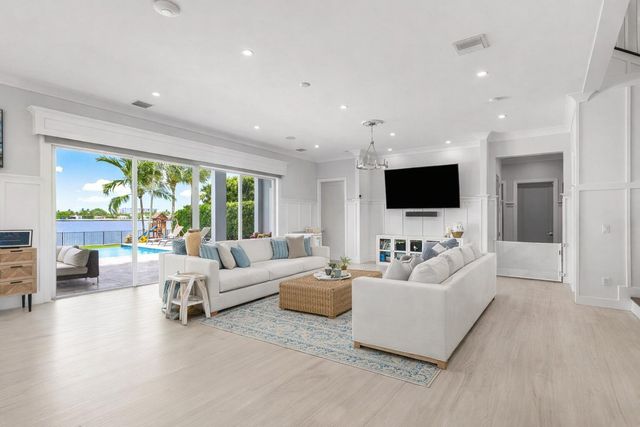 2100 Notre Dame Drive, Lake Worth Beach, FL 33460