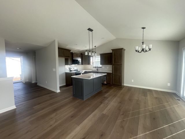 1627 N Wildflower Ct, Andover, KS 67002