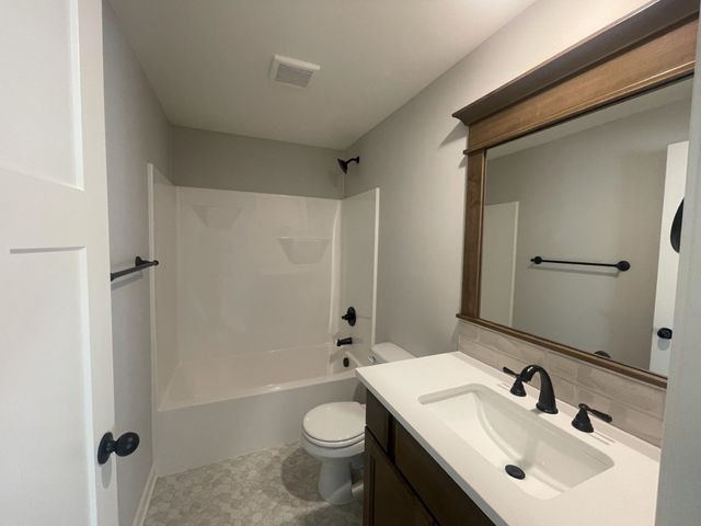 1627 N Wildflower Ct, Andover, KS 67002