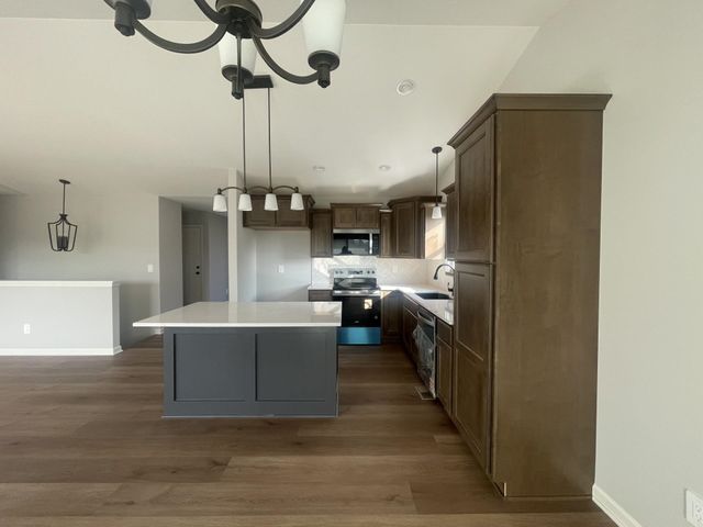 1627 N Wildflower Ct, Andover, KS 67002