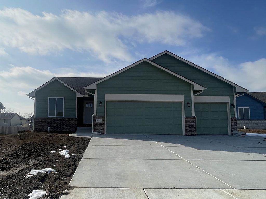 1627 N Wildflower Ct, Andover, KS 67002