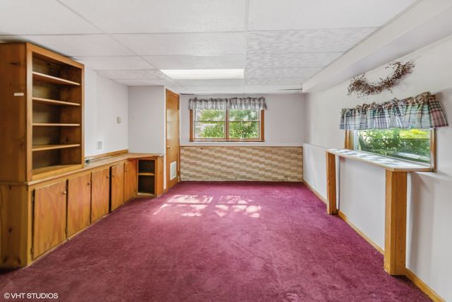 236 S Edgewood Avenue, Lombard, IL 60148