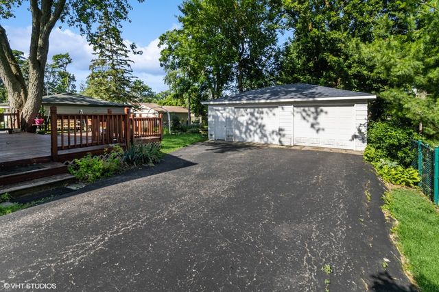 236 S Edgewood Avenue, Lombard, IL 60148