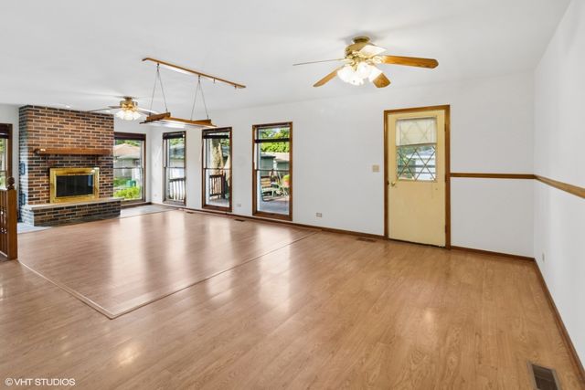 236 S Edgewood Avenue, Lombard, IL 60148