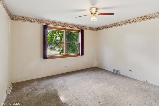 236 S Edgewood Avenue, Lombard, IL 60148